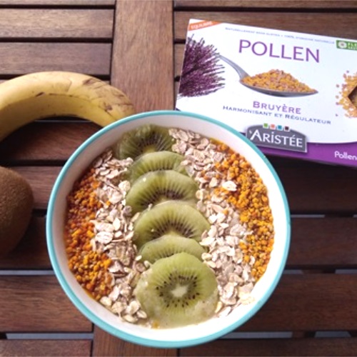 Smoothie bowl banane kiwi et pollen frais de bruyre Ariste